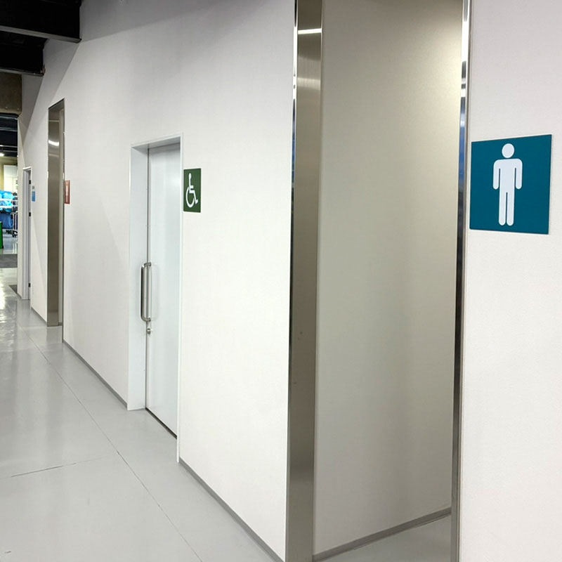 男女別トイレとユニバーサルトイレ