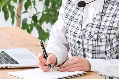 カスタマーサポートスタッフ