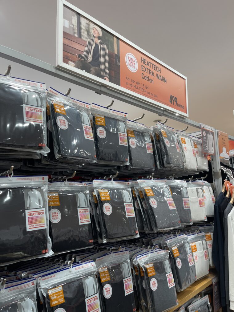 イオンモール内のユニクロ