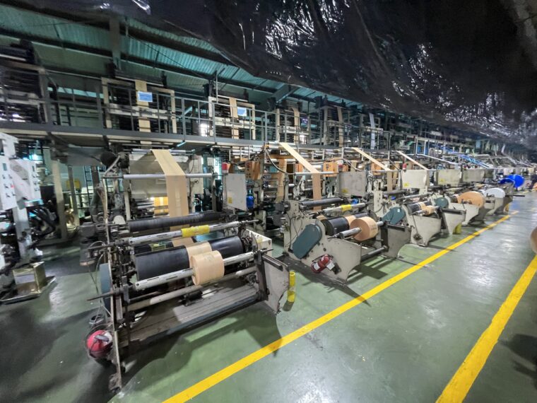 ベトナム・ハノイのビニール工場