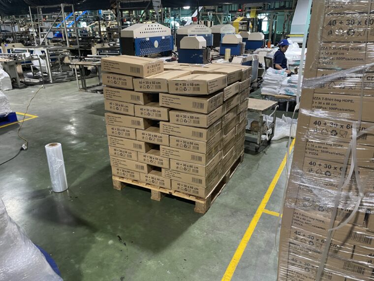 ベトナム・ハノイのビニール工場